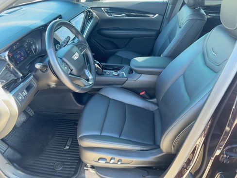 Used 2021 Cadillac XT6 Premium Luxury image 5