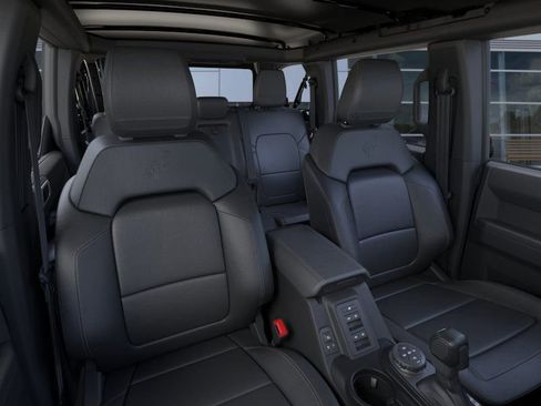 New 2025 Ford Bronco Badlands image 10