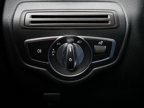 Used 2021 Mercedes-Benz GLC 300 4MATIC image 26