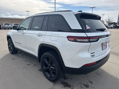 New 2025 Jeep Grand Cherokee Limited image 25