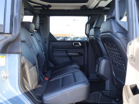 Used 2025 Ford Bronco Badlands image 33