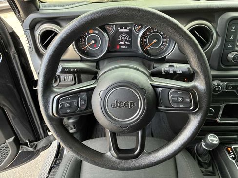 Used 2019 Jeep Wrangler Sport AWD/4WD image 11