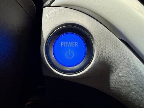 Used 2020 Chevrolet Bolt Premier w/ Infotainment Package FWD image 38