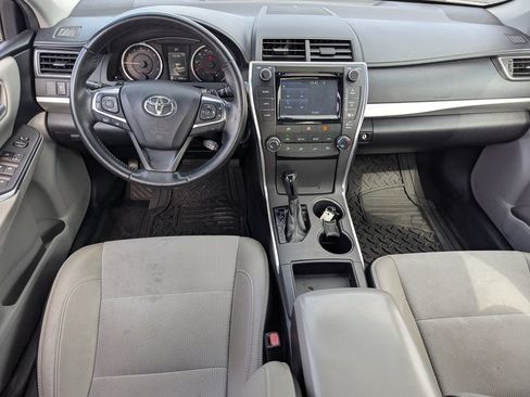 Used 2017 Toyota Camry SE w/ Moonroof Package FWD image 29