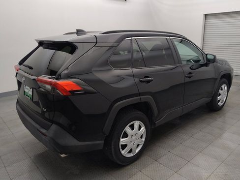 Used 2020 Toyota RAV4 LE image 9