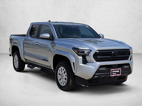 Used 2025 Toyota Tacoma SR5 AWD/4WD image 3