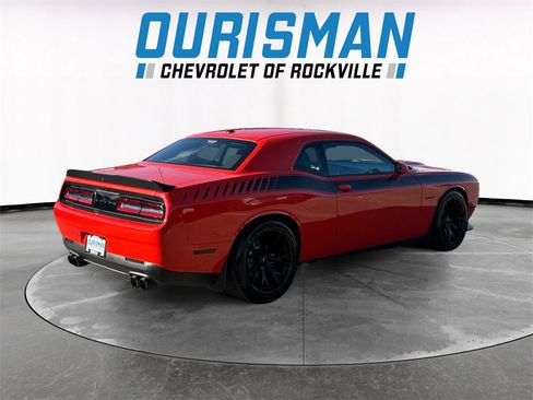 Used 2022 Dodge Challenger R/T w/ Driver Convenience Group image 6