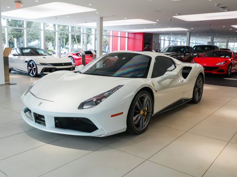 Used 2018 Ferrari 488 Spider RWD image 19