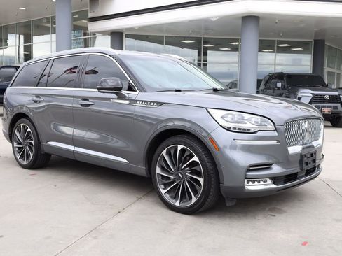 Used 2023 Lincoln Aviator Reserve w/ Equipment Group 201A AWD/4WD image 8