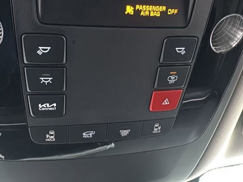 New 2026 Kia Carnival EX image 33