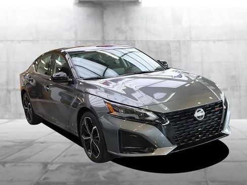 New 2026 Nissan Altima 2.5 SR FWD image 2