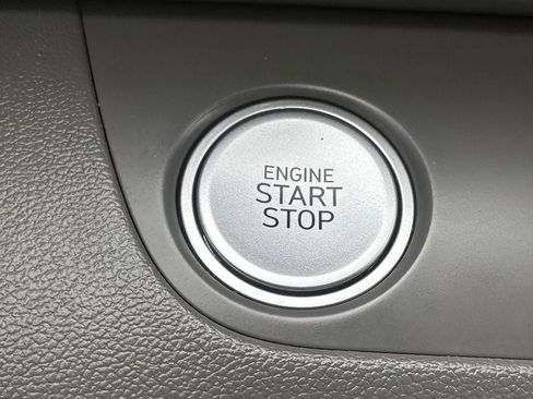 Used 2023 Hyundai Elantra SEL w/ Convenience Package image 29