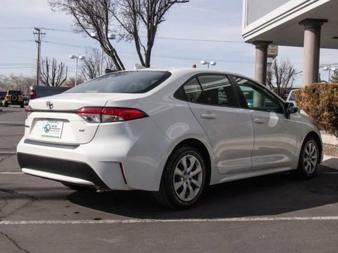 Used 2021 Toyota Corolla LE w/ Carpet Mat Package (TMS) image 7