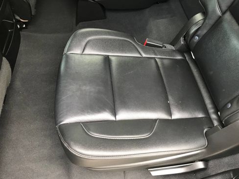 Used 2019 Chevrolet Tahoe LT w/ Luxury Package AWD/4WD image 18