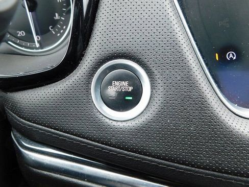 Used 2020 Cadillac XT5 Premium Luxury image 35