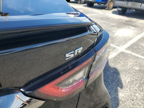 Certified 2019 Nissan Maxima SR w/ Premium Package image 10