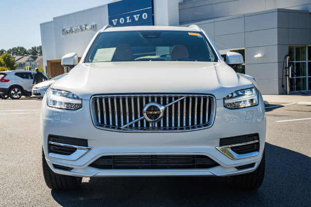 Certified 2024 Volvo XC90 T8 Ultimate w/ Lounge Package AWD/4WD image 2