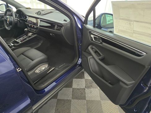 New 2026 Porsche Macan image 24