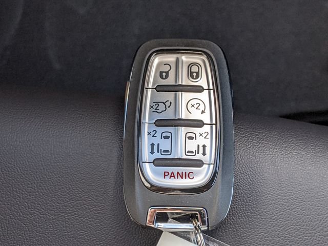 New 2026 Chrysler Pacifica Select FWD image 28