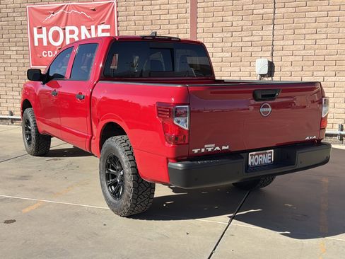Used 2023 Nissan Titan S image 3
