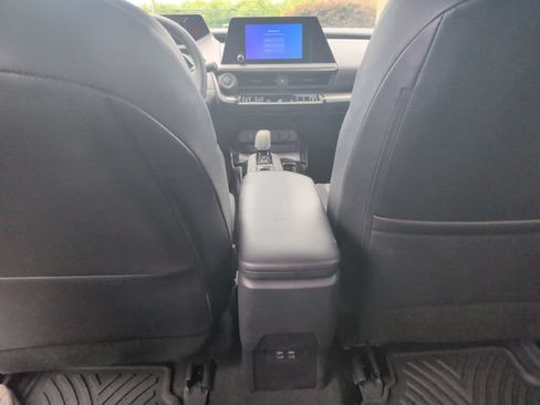 Used 2023 Toyota Prius XLE FWD image 33