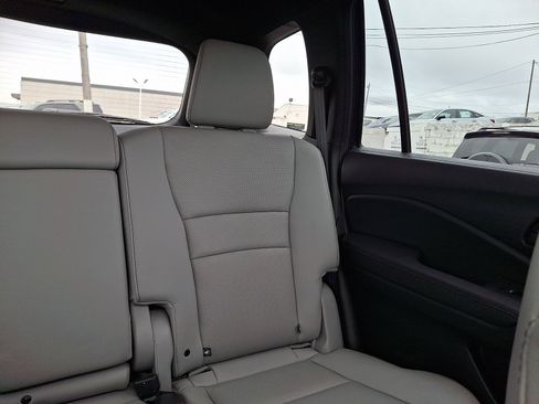 Used 2023 Honda Passport EX-L image 16