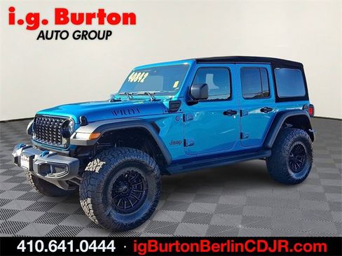 Used 2024 Jeep Wrangler Unlimited image 3