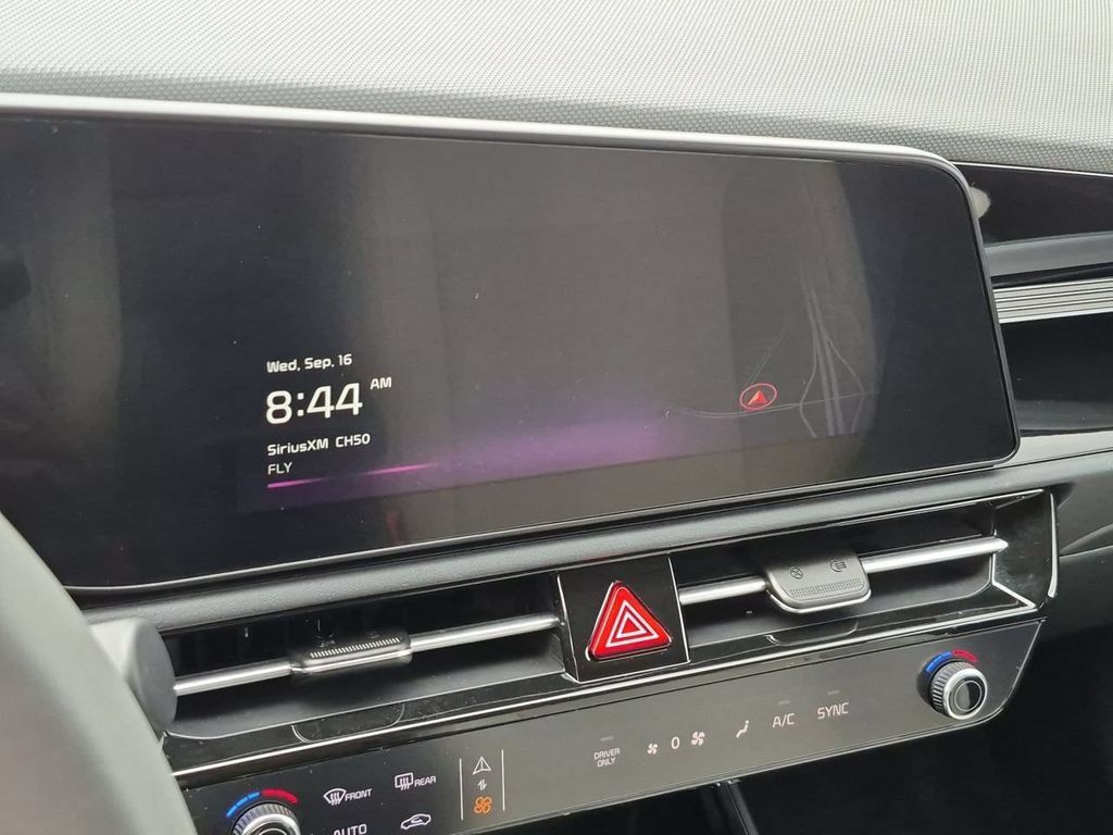 Certified 2025 Kia Niro EX FWD image 13