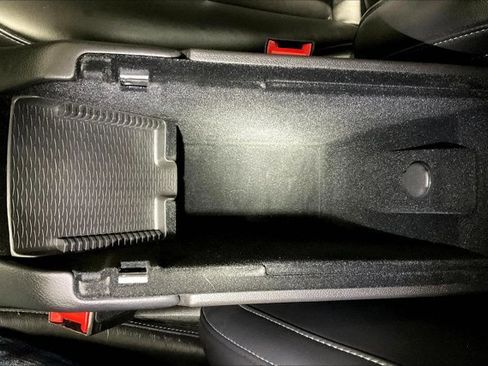 Used 2023 Cadillac XT4 Premium Luxury image 39