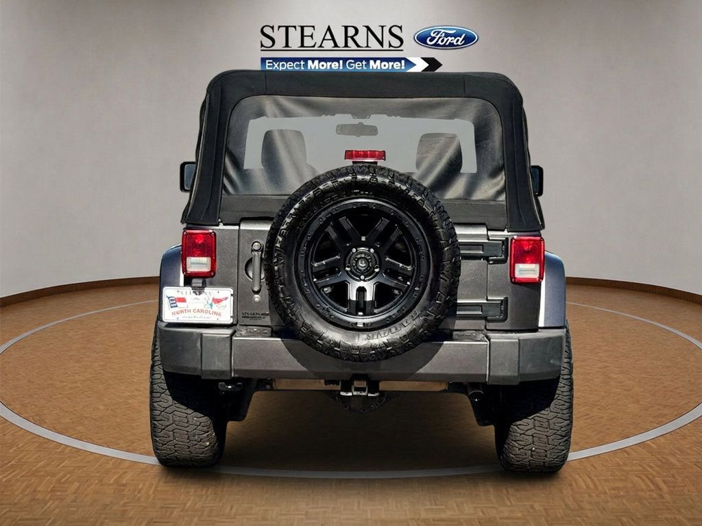 Used 2017 Jeep Wrangler Unlimited Sahara w/ Connectivity Group AWD/4WD image 5