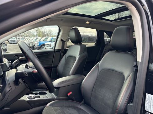 Used 2022 Ford Escape SEL w/ SEL Stealth AWD Package image 4