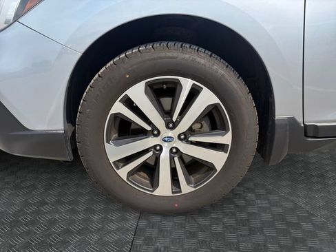 Used 2018 Subaru Outback 2.5i Limited AWD/4WD image 9