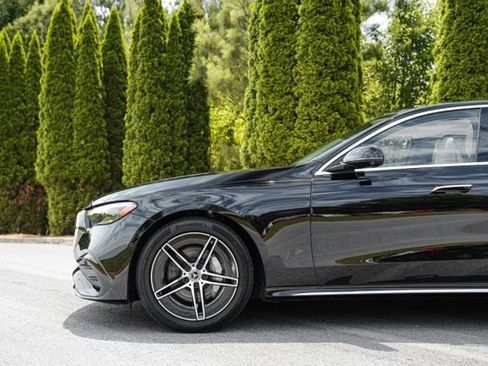 Used 2025 Mercedes-Benz E 350 4MATIC Sedan w/ Winter Package image 9