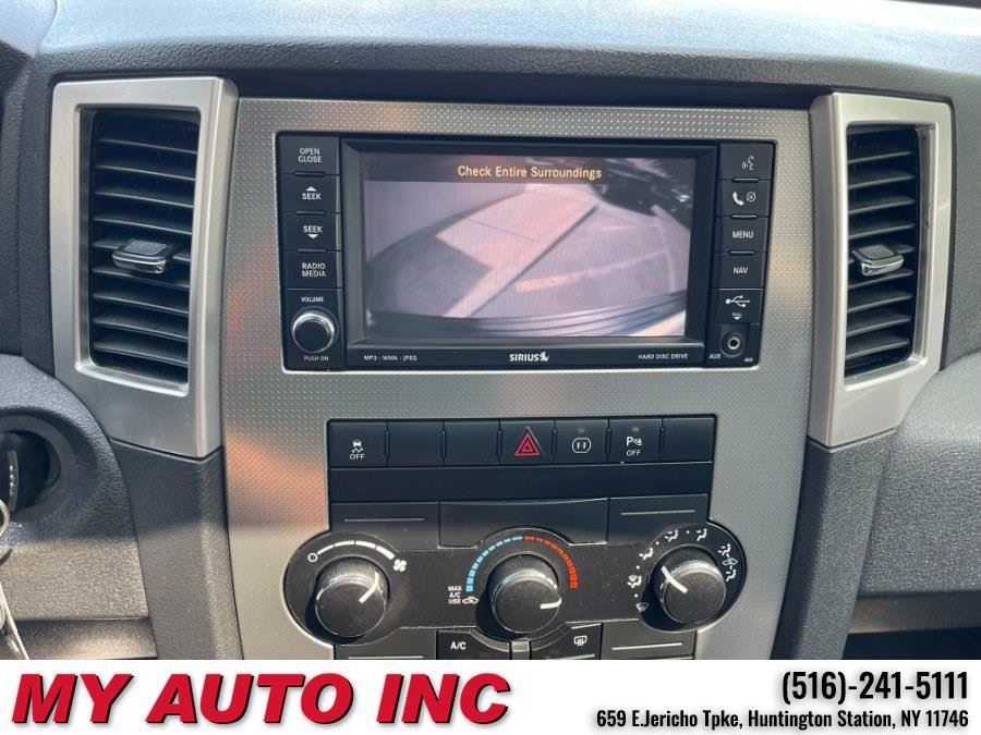 Used 2010 Jeep Grand Cherokee Laredo AWD/4WD image 17