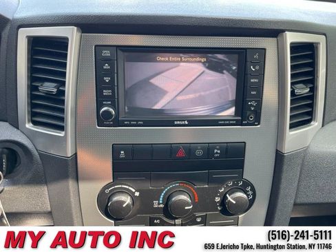 Used 2010 Jeep Grand Cherokee Laredo image 17