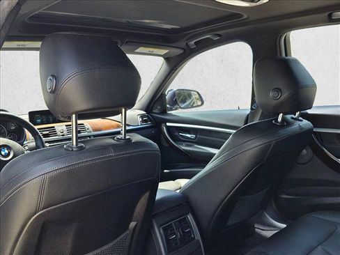 Used 2017 BMW 340i Sedan RWD image 16
