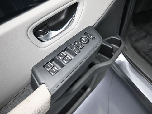 Used 2023 Honda Pilot LX image 13