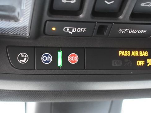 Used 2023 Chevrolet Traverse Premier image 34