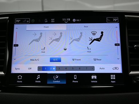 Used 2023 Chrysler Pacifica Touring-L FWD image 33