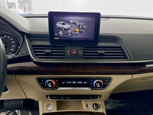 Used 2020 Audi Q5 2.0T Premium image 14