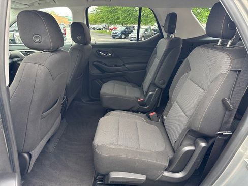 Used 2018 Chevrolet Traverse LT FWD image 25