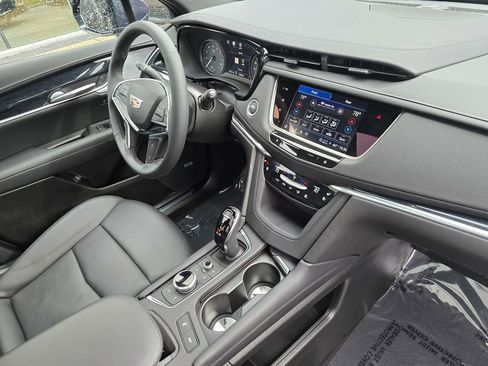 Used 2025 Cadillac XT5 Premium Luxury w/ Technology Package image 10