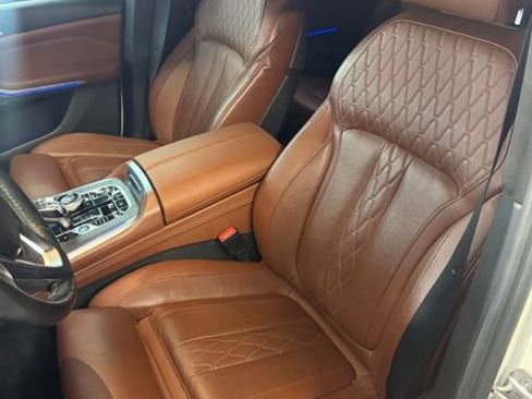 Used 2022 BMW ALPINA XB7 AWD/4WD image 8