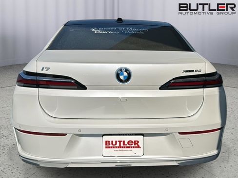 Certified 2024 BMW i7 xDrive60 w/ Executive Package AWD/4WD image 5