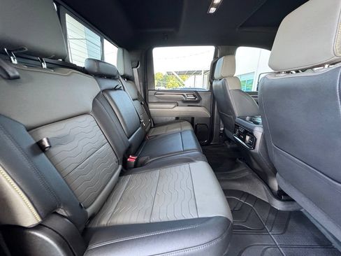 Used 2024 Chevrolet Silverado 2500 ZR2 w/ Technology Package AWD/4WD image 24