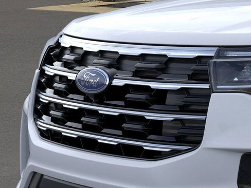 Used 2026 Ford Explorer Active w/ Active Comfort Package AWD/4WD image 17