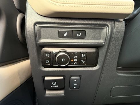 Used 2024 Ford Expedition Max Platinum image 13