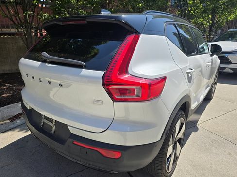 Used 2023 Volvo XC40 Recharge Ultimate AWD/4WD image 3