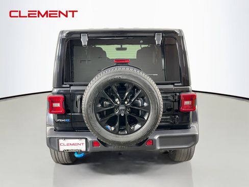 Used 2023 Jeep Wrangler Unlimited Sahara w/ Cold Weather Group AWD/4WD image 7