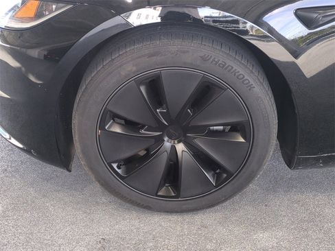 Used 2024 Tesla Model 3 Standard Range image 11